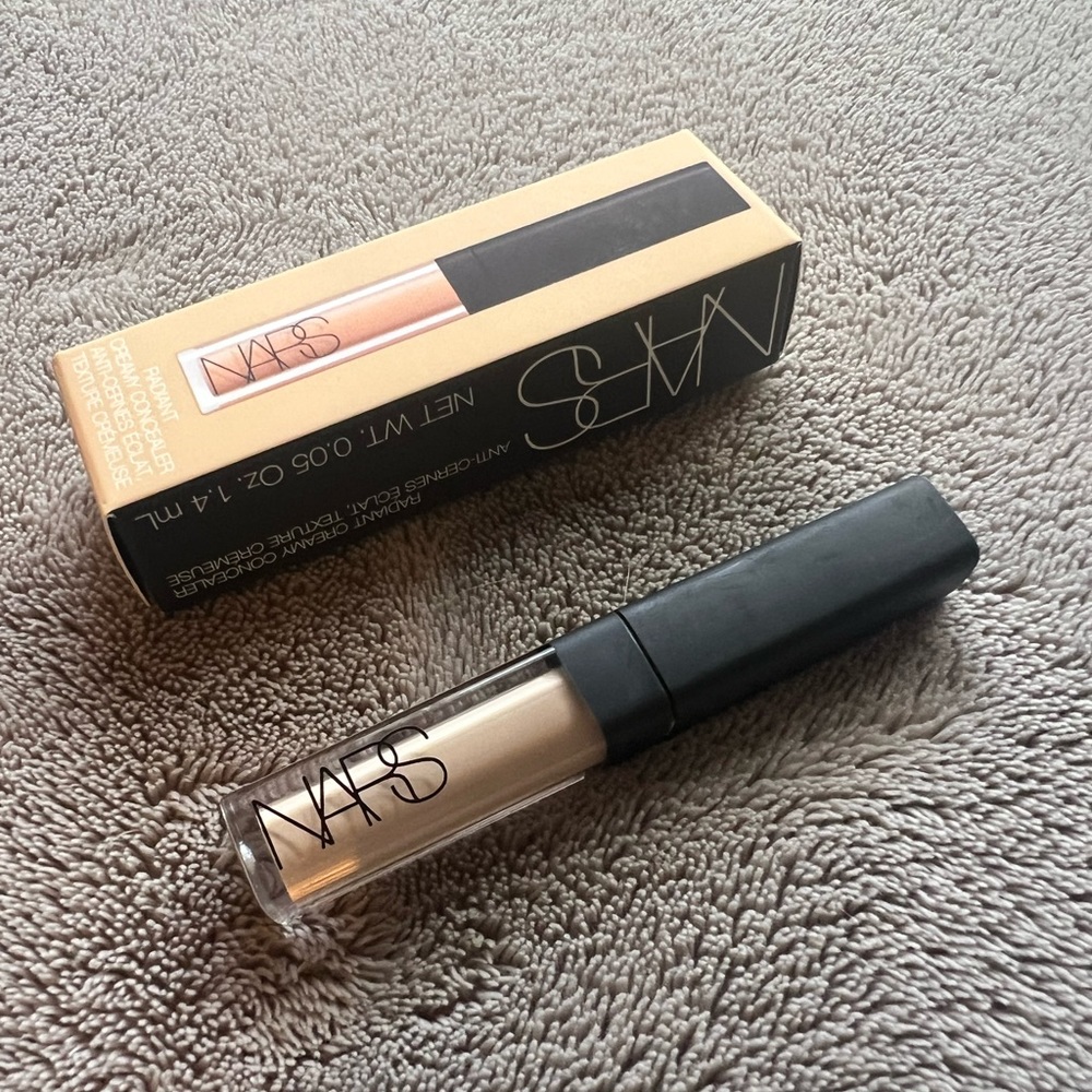 NARS MINI RADIANT CREAMT CONCEALER - Nougatine Light 2.2